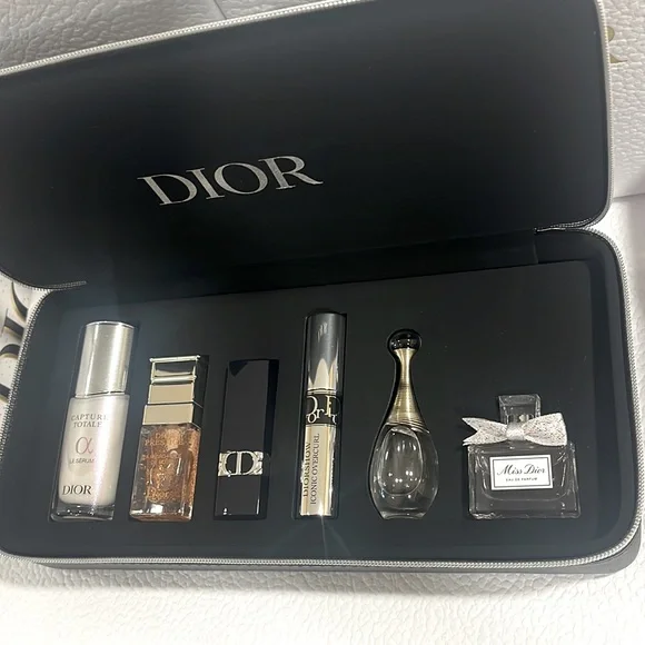 Dior Set - Picture 5 of 7